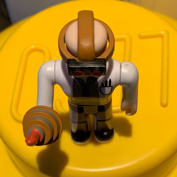 Roblox Make A Cake: Cake Scientist Figure - Picture 5 of 5